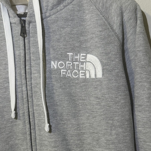 The North Face Heather Gray Zip Up Hoodie - Unisex - Picture 3 of 10